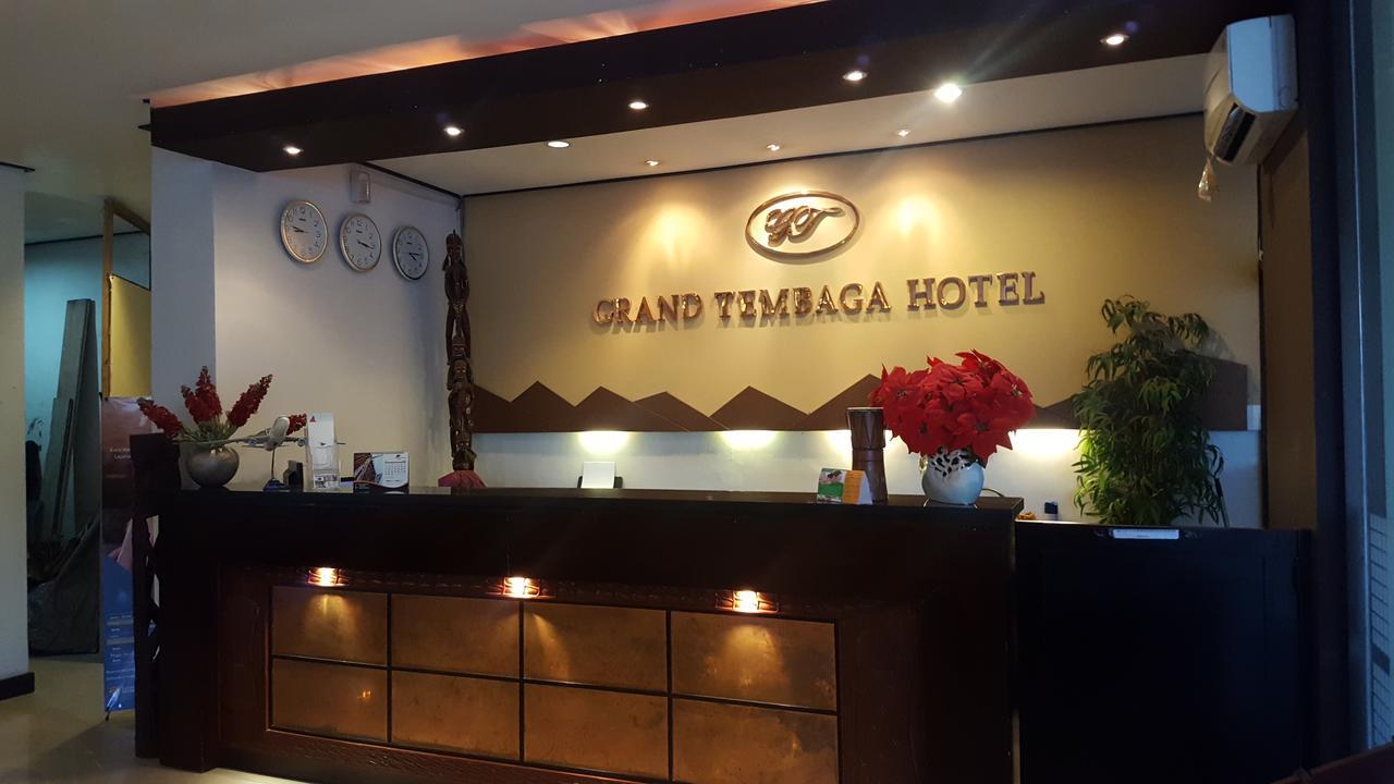 Grand Tembaga Hotel Timika Esterno foto