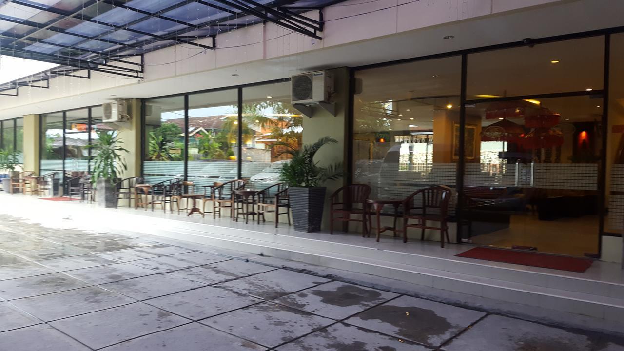 Grand Tembaga Hotel Timika Esterno foto