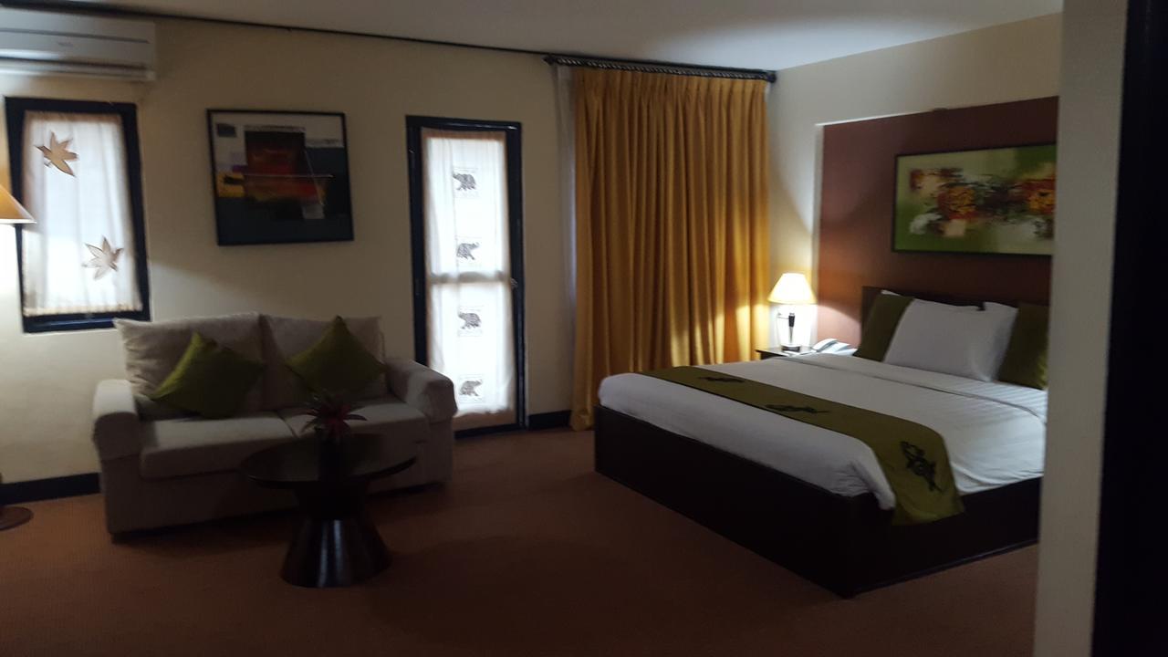 Grand Tembaga Hotel Timika Esterno foto