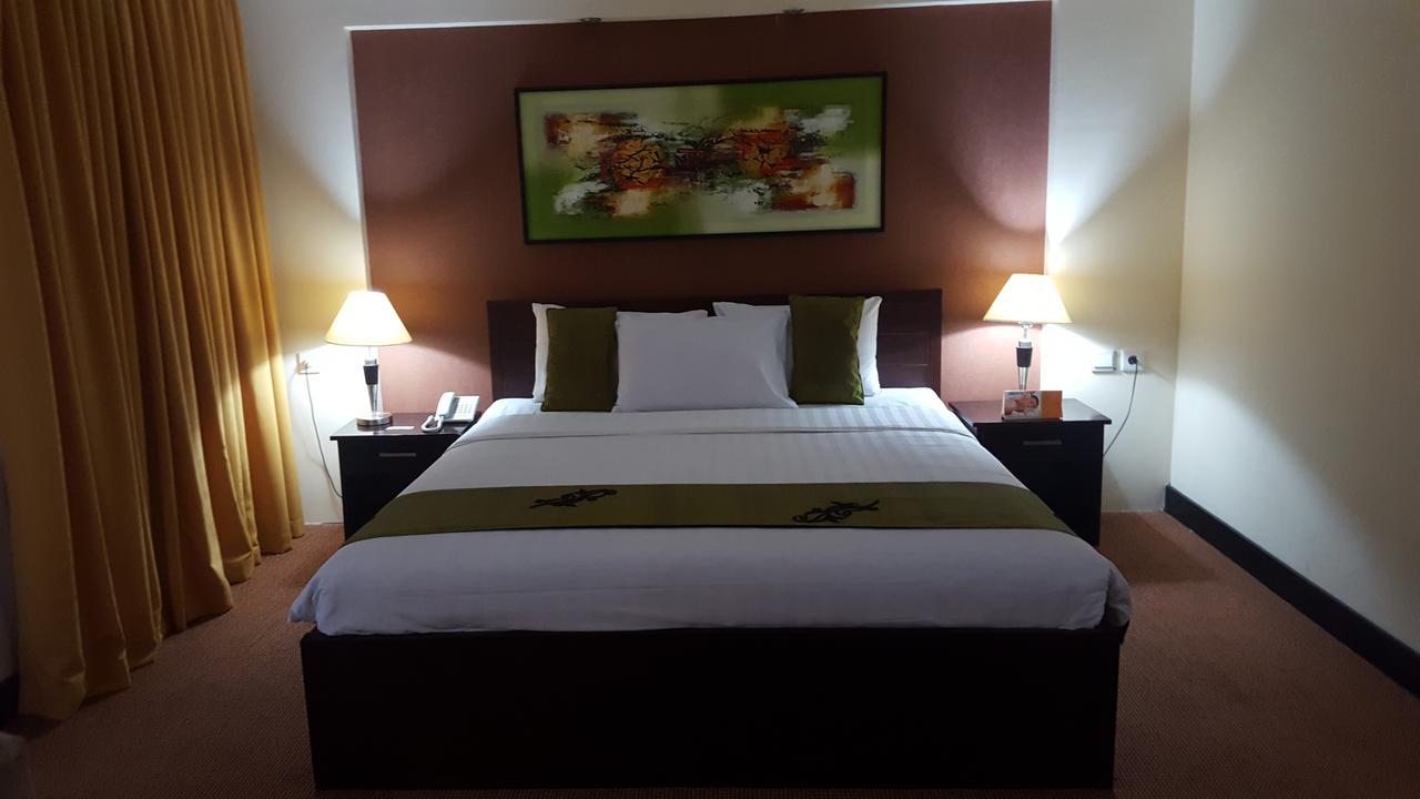Grand Tembaga Hotel Timika Esterno foto