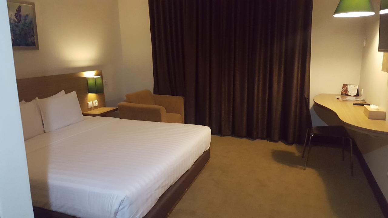 Grand Tembaga Hotel Timika Esterno foto