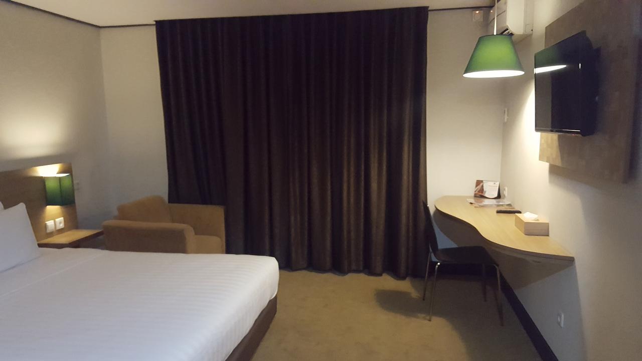 Grand Tembaga Hotel Timika Esterno foto